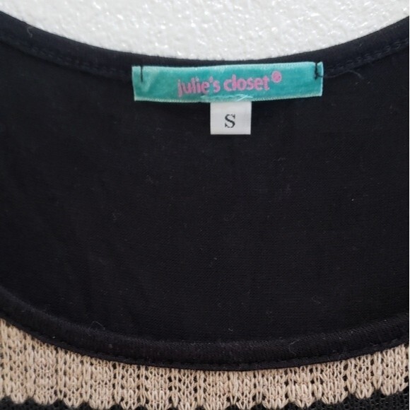 Julie's closet short sleeved sweater women's size small - Picture 3 of 3